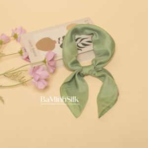 khăn lụa vuông trơn màu xanh lá ngọc bích 70x70cm