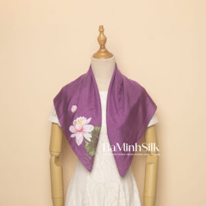 khăn lụa vuông vẽ hoa sen tím huế 70x70cm